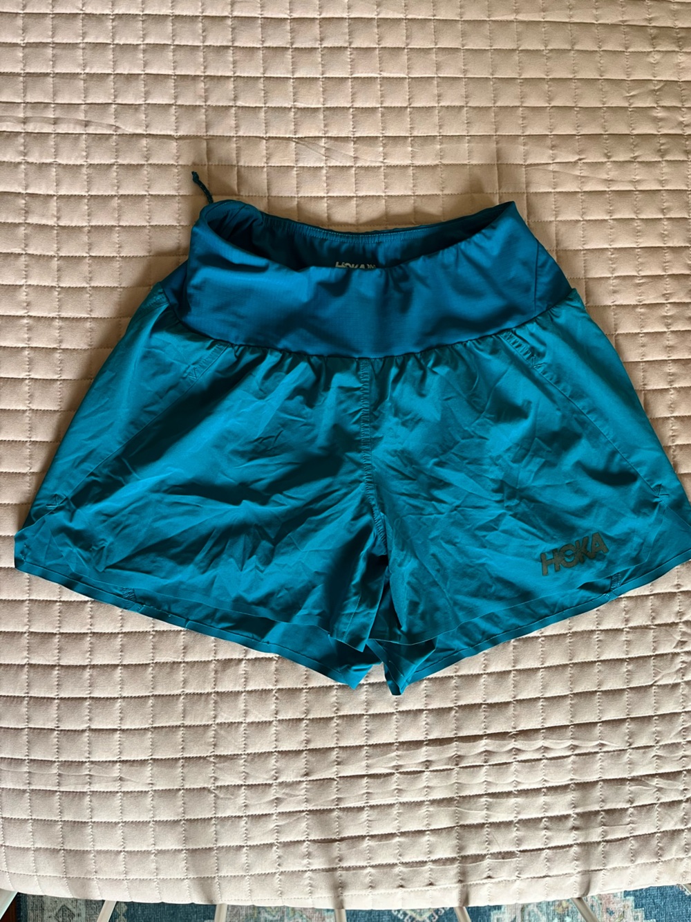 Hoka Women’s 4” Teal (Marine Blue) Shorts - sz S